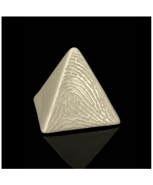 Vingerafdruk urn piramide