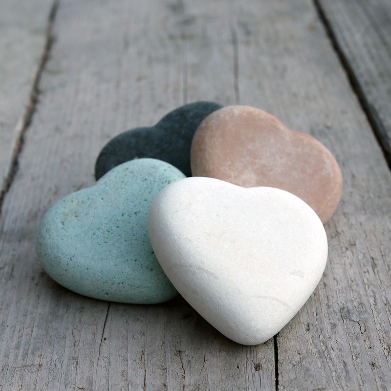 aanvaardbaar moeilijk opbouwen Natuurstenen hartjes vanaf 3 cm tot 7 cm, een heel lief cadeau recht uit  het hart.