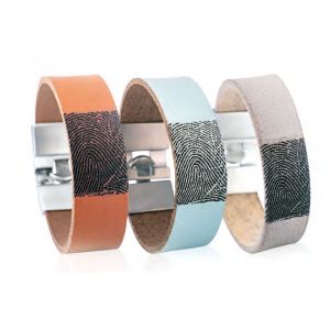 Leren armband met afdruk